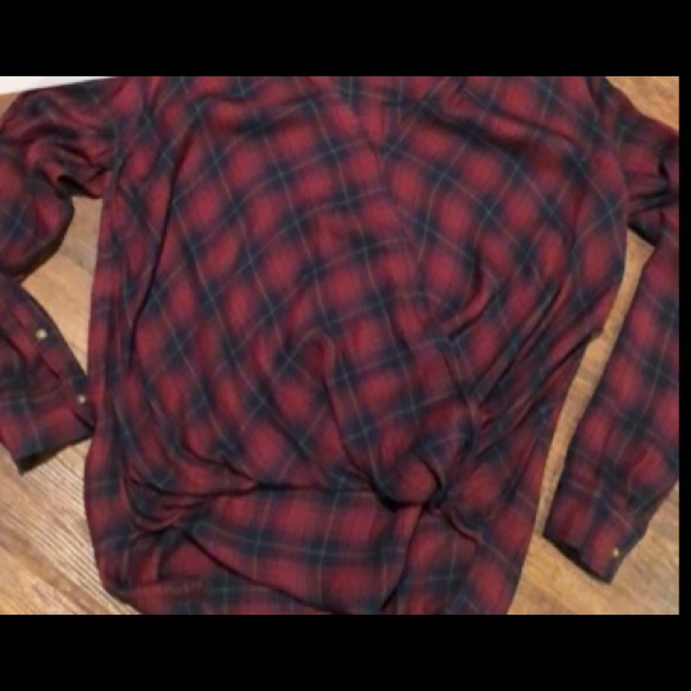 Abercrombie & Fitch plaid top
Size S
$20